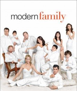 EmmyPreview_091815.ModernFamily