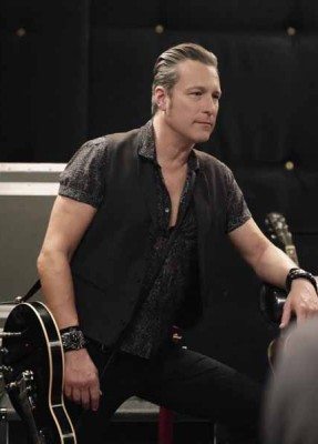 Sex&Drugs&Rock&Roll - "All That Glitters is Gold" -- Ep 201 (Airs Thursday, June 30, 10:00 pm e/p) -- Pictured: John Corbett as Flash. CR. Patrick Harbron/FX