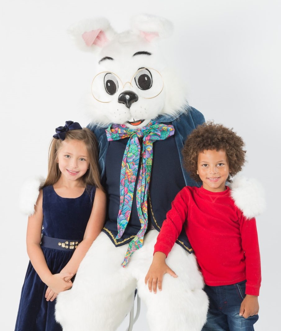 Easter Bunny Arrives At Roosevelt Field Long Island Weekly